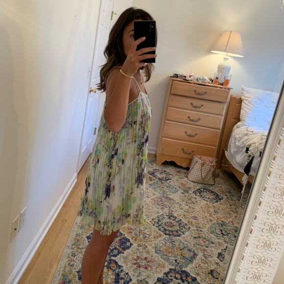 BCBG Floral Pleated Dress! - Picture 3 of 8